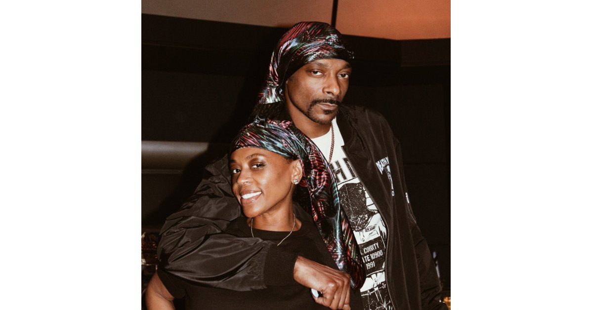 The Broadus Collection by Shante & Snoop Dogg, a Luxury Scarf Line, Making an Appearance at the Atlanta Bronner Bros Show