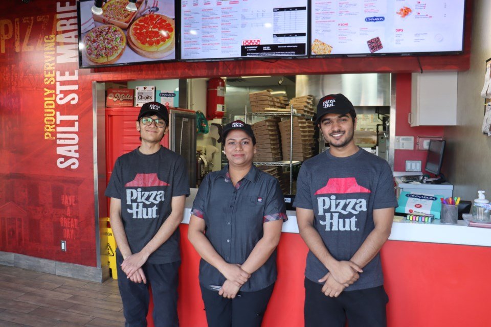 ‘Everyone Eats’: Local Pizza Hut Helps Fill Empty Bellies